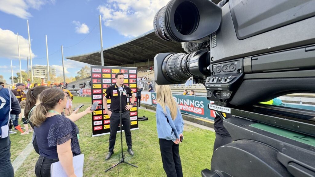 Home aflw 1