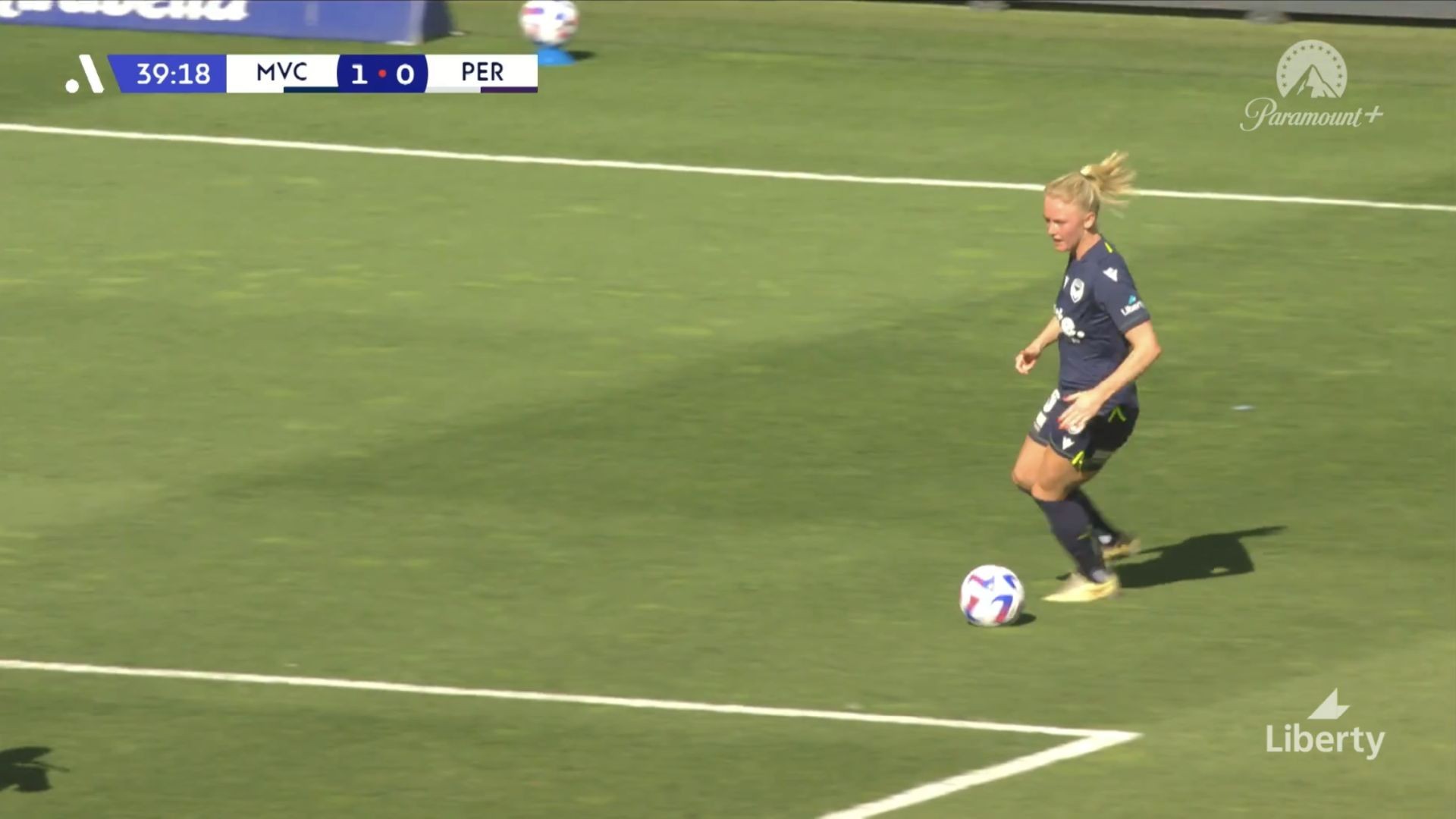 a league women football broadcast 02