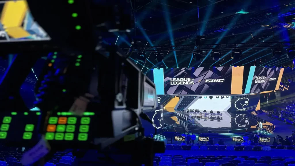 Home Esports Camera Operator