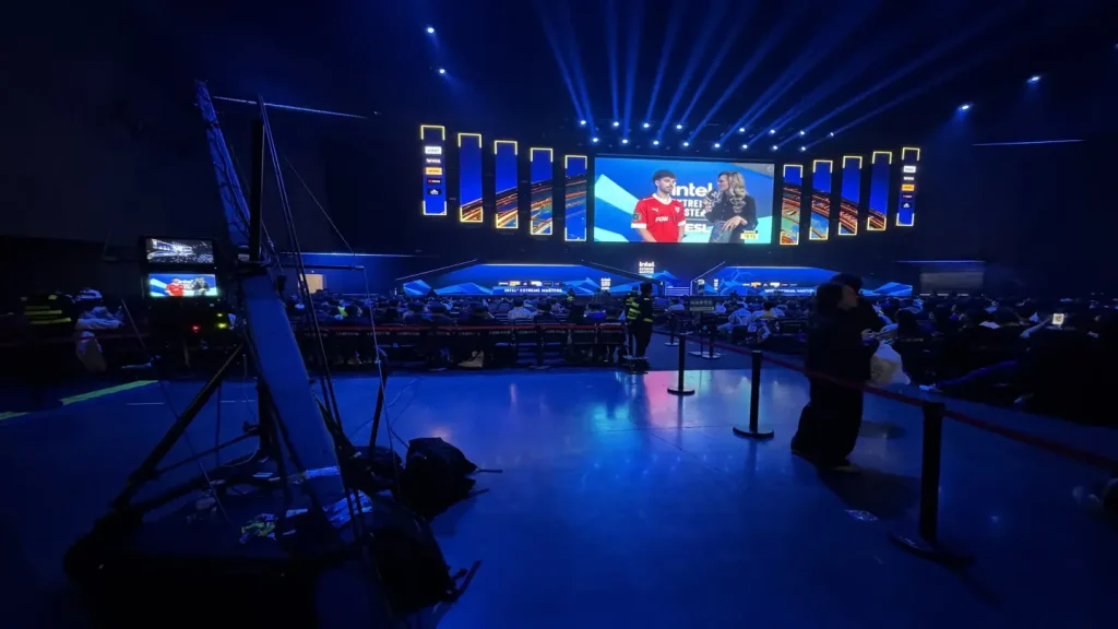 Home Intel Extreme Masters Jib Operator